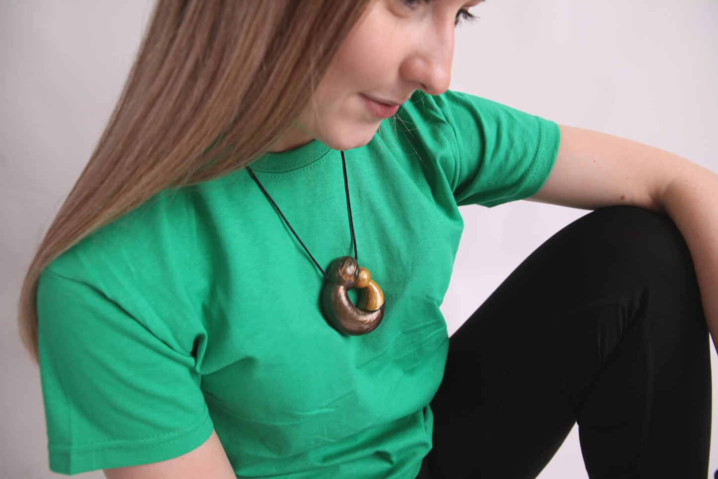 Nurture Pendant Sensory Chew Pink/Green image 1