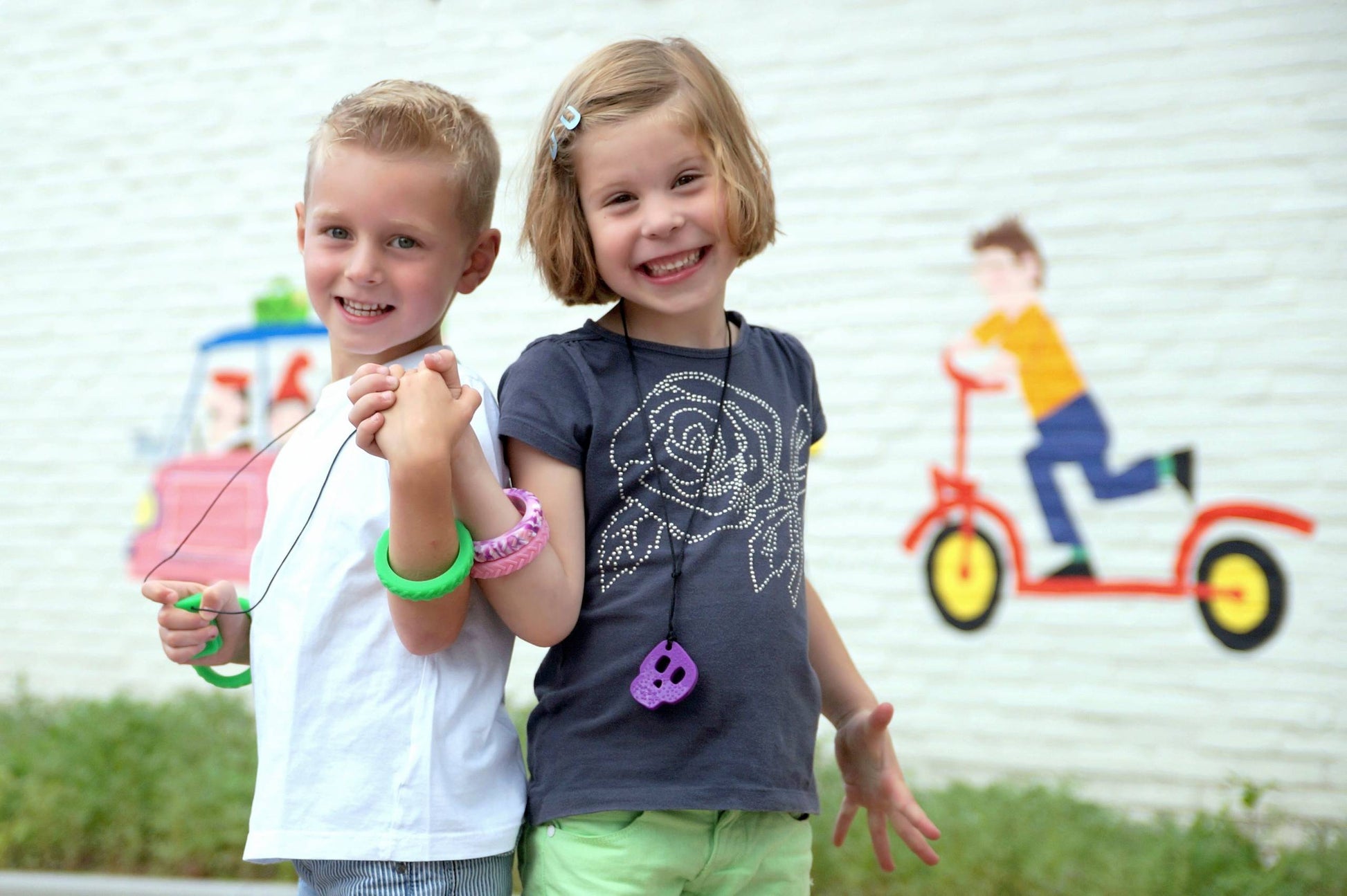 Skull Pendant Sensory Chew image 11